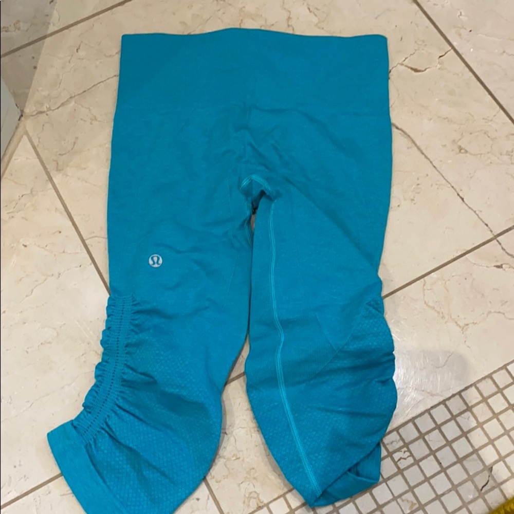 lulu cropped leggings size 4